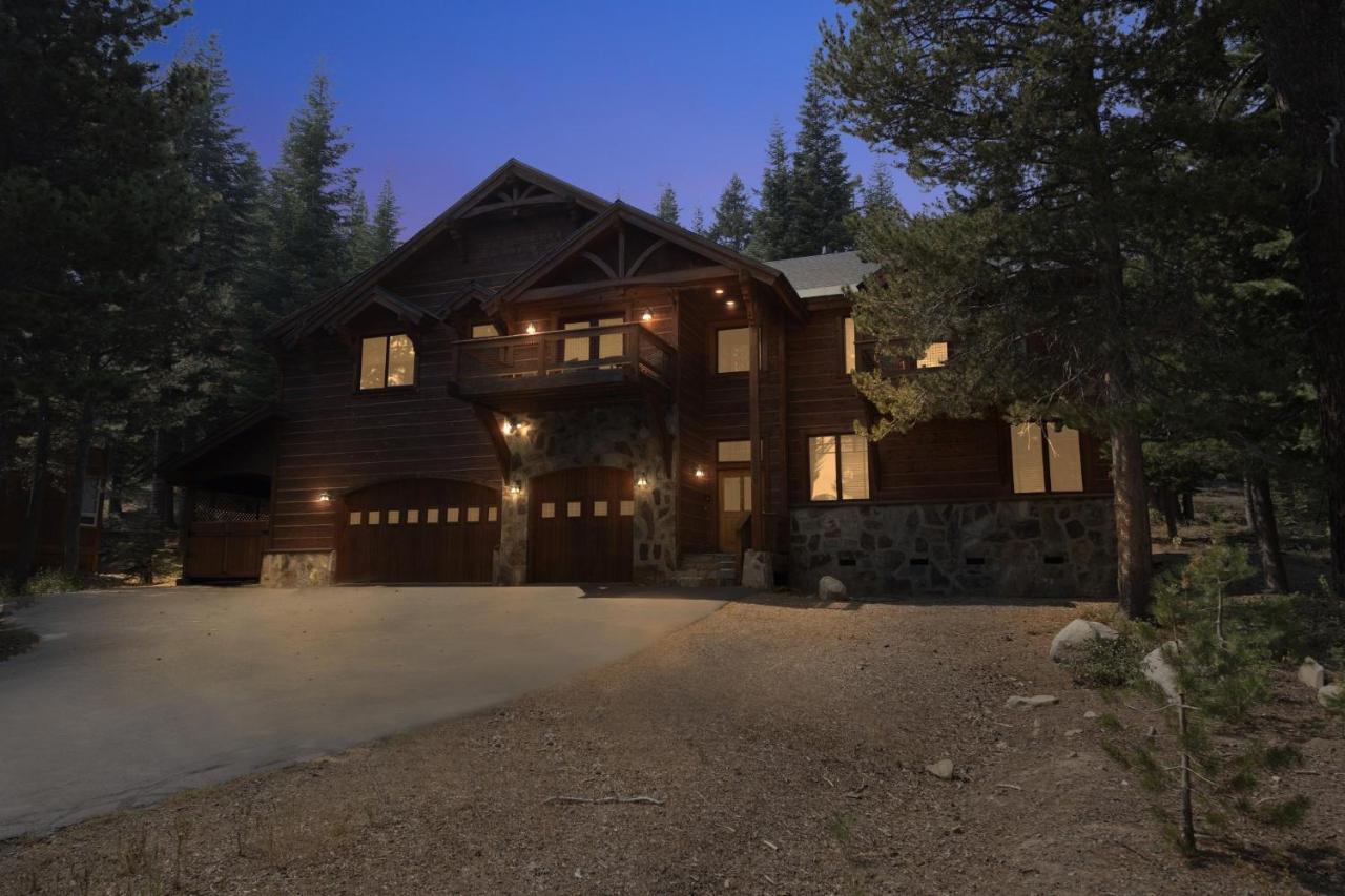 Bear Meadows Lodge - Hot Tub - Tahoe Donner Home Траки Экстерьер фото