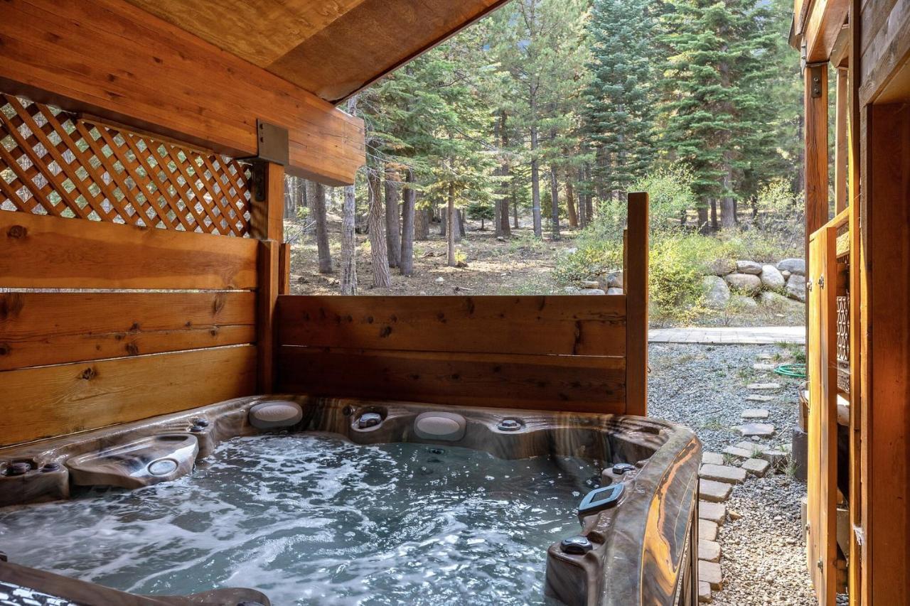 Bear Meadows Lodge - Hot Tub - Tahoe Donner Home Траки Экстерьер фото