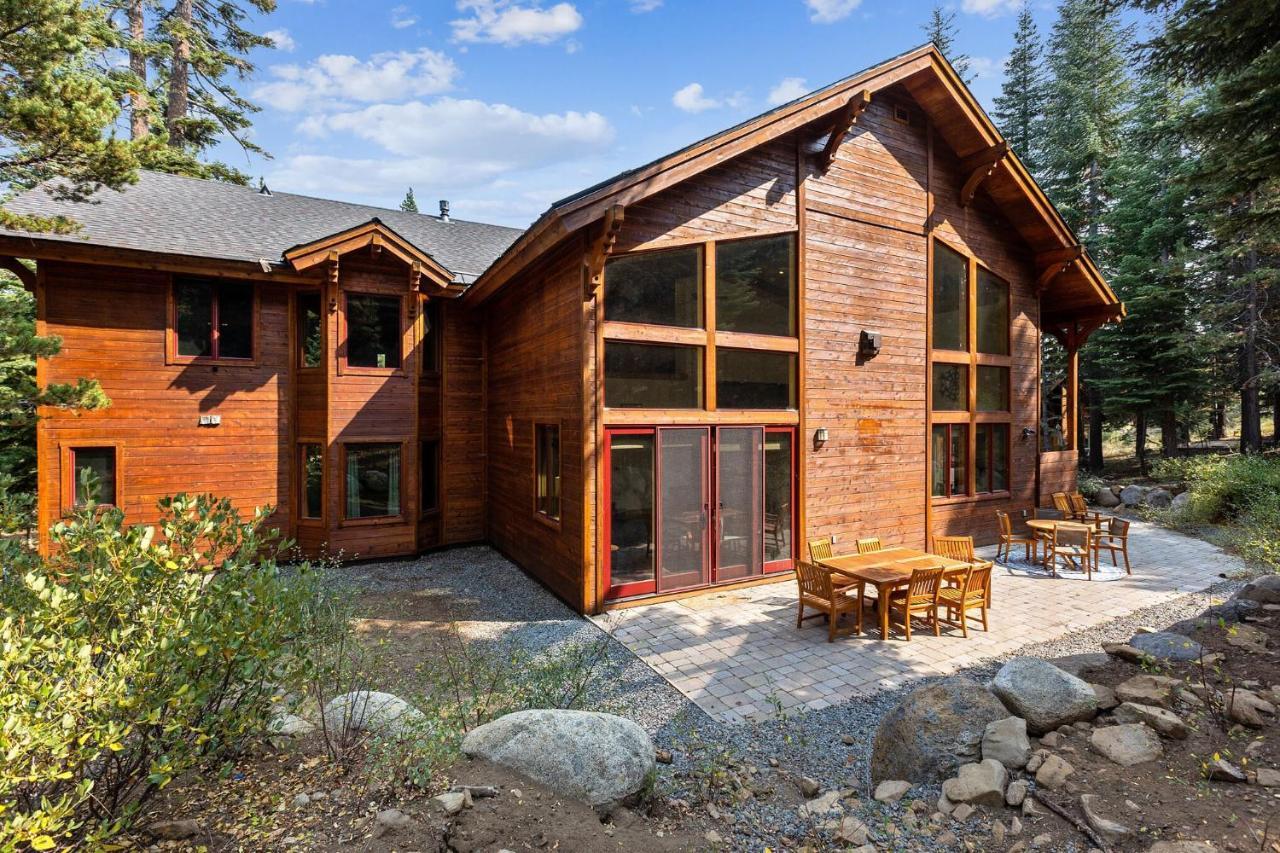 Bear Meadows Lodge - Hot Tub - Tahoe Donner Home Траки Экстерьер фото