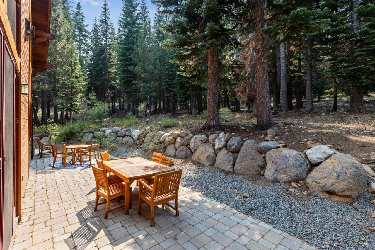 Bear Meadows Lodge - Hot Tub - Tahoe Donner Home Траки Экстерьер фото