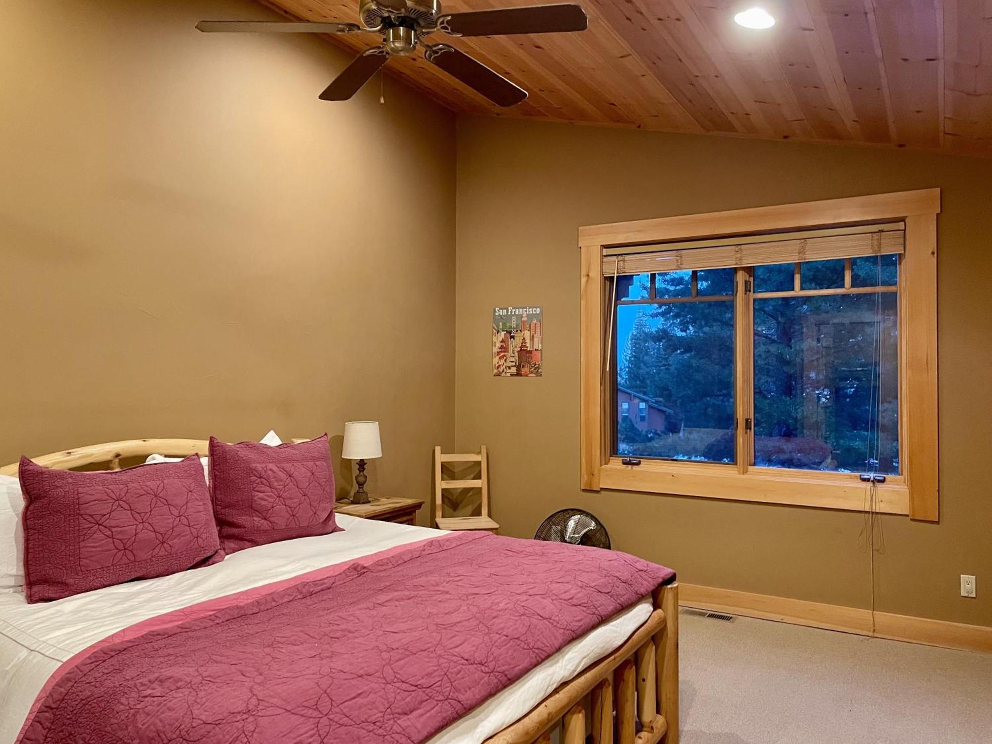 Bear Meadows Lodge - Hot Tub - Tahoe Donner Home Траки Экстерьер фото