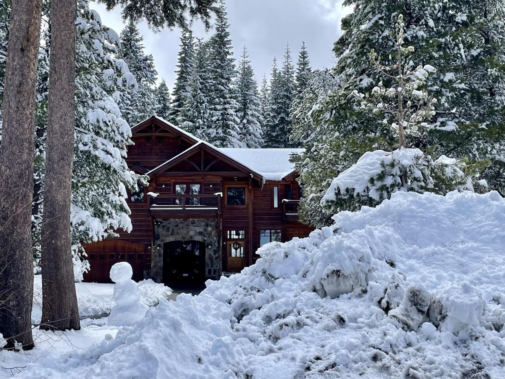 Bear Meadows Lodge - Hot Tub - Tahoe Donner Home Траки Экстерьер фото