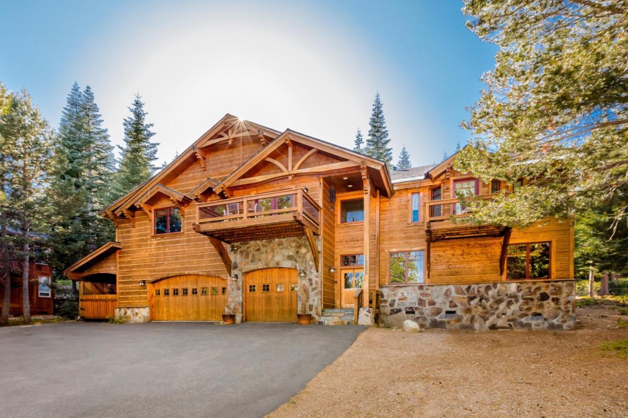 Bear Meadows Lodge - Hot Tub - Tahoe Donner Home Траки Экстерьер фото