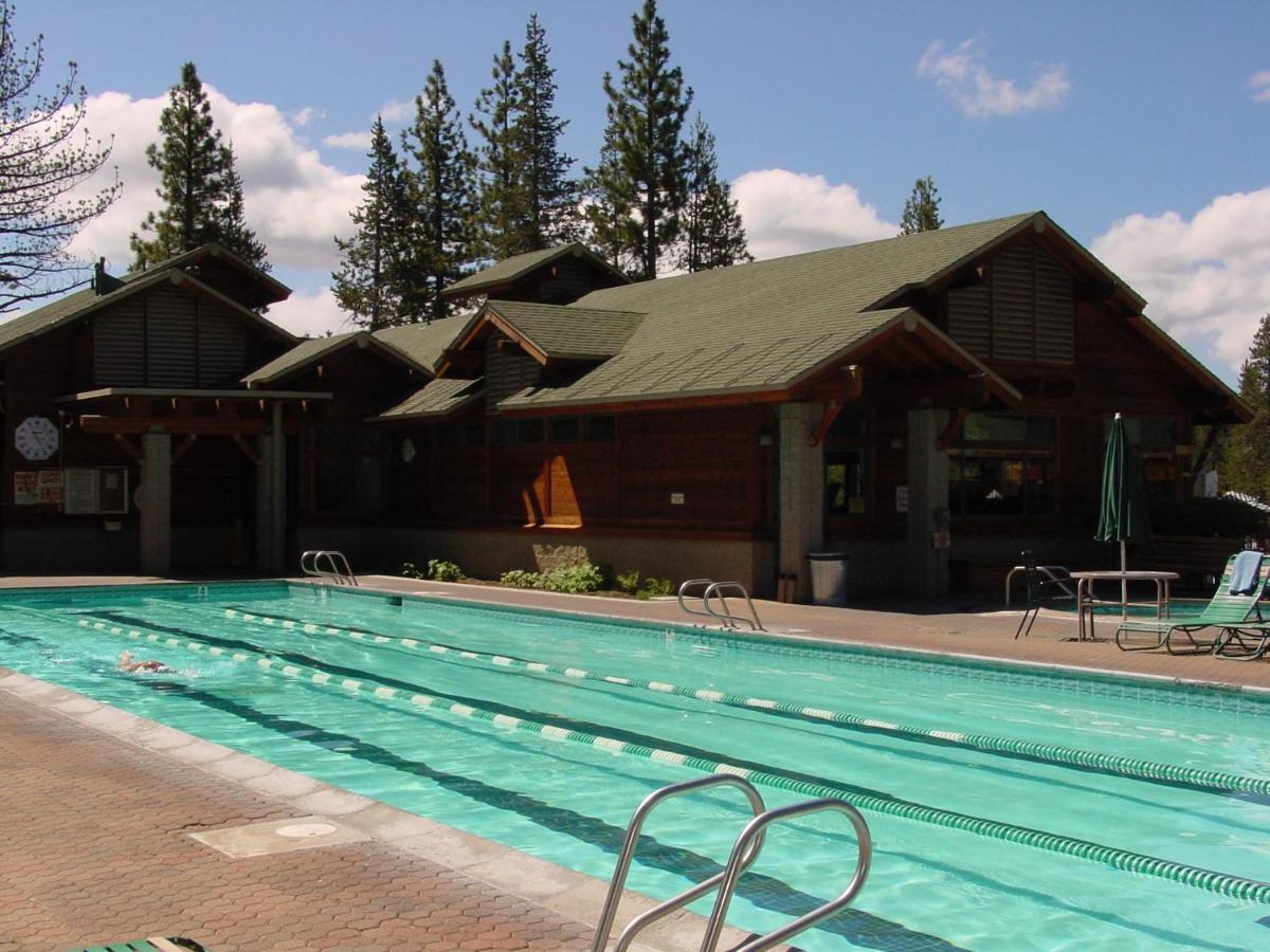 Bear Meadows Lodge - Hot Tub - Tahoe Donner Home Траки Экстерьер фото