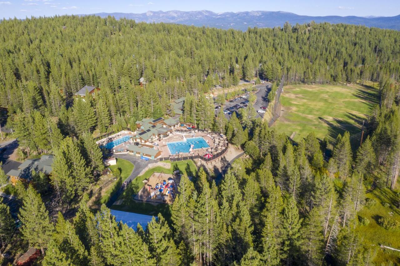 Bear Meadows Lodge - Hot Tub - Tahoe Donner Home Траки Экстерьер фото