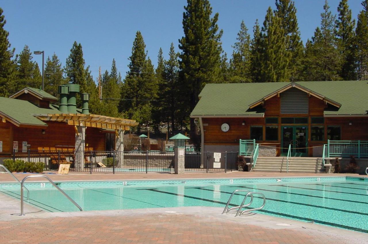 Bear Meadows Lodge - Hot Tub - Tahoe Donner Home Траки Экстерьер фото